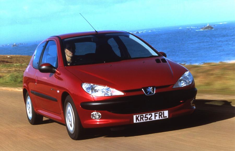  Peugeot 206 1998 года  (фото 17 из 46)